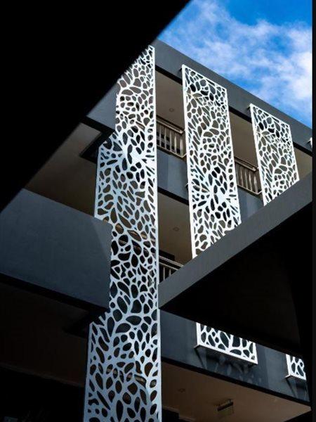 Foto Hotel Phuket Beachfront Luaran gambar The building's facade