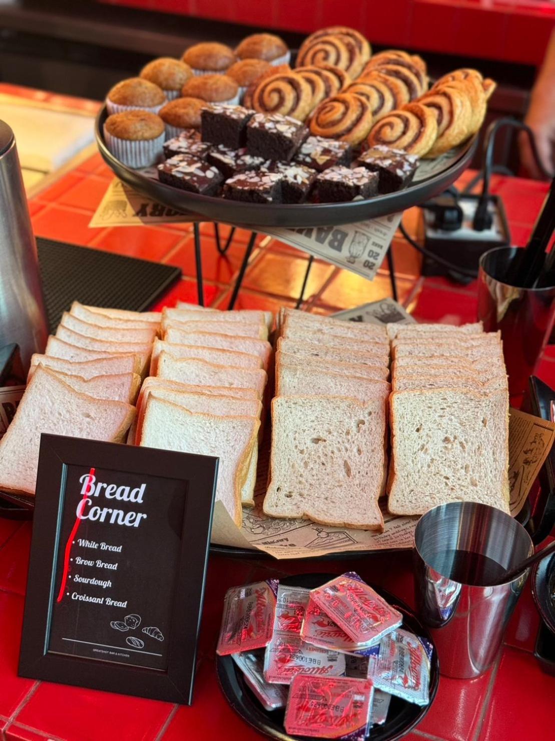 Foto Hotel Phuket Beachfront Luaran gambar White bread